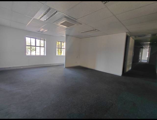 470M² OFFICE TO LET IN BRYANSTON